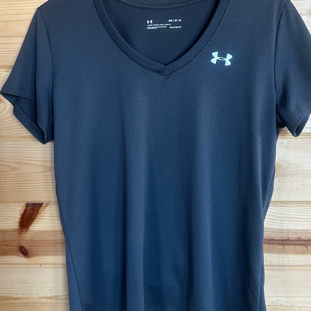 Under Armour Heat Gear Women's Black V-Neck Top